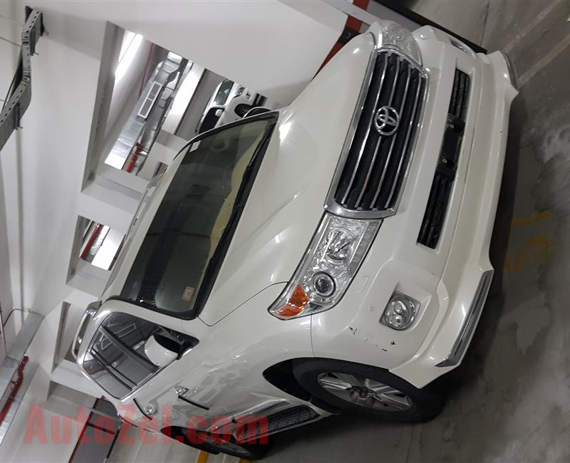 Toyota land cruiser V6 GXR 2015