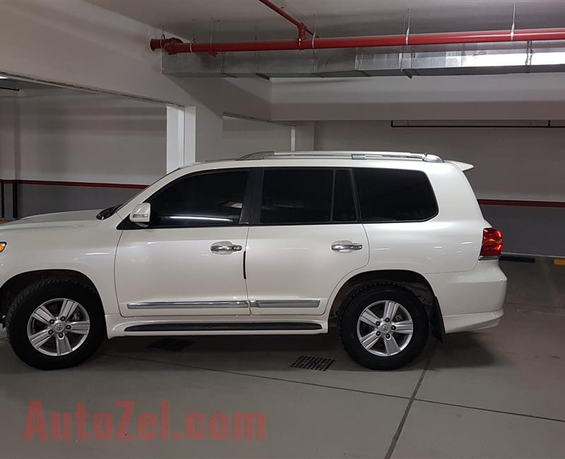 Toyota land cruiser V6 GXR 2015