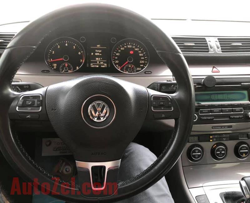Volkswagen Passat 2010 model ( Very clean ) 