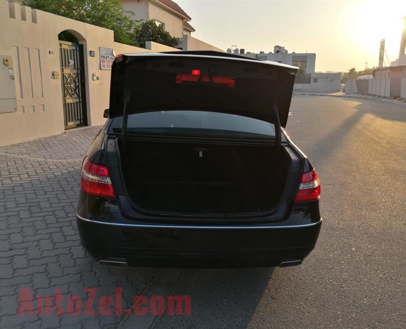 Mercedes-Benz E-300 Avantgarde, 3.0L Full Option, GCC Specs.