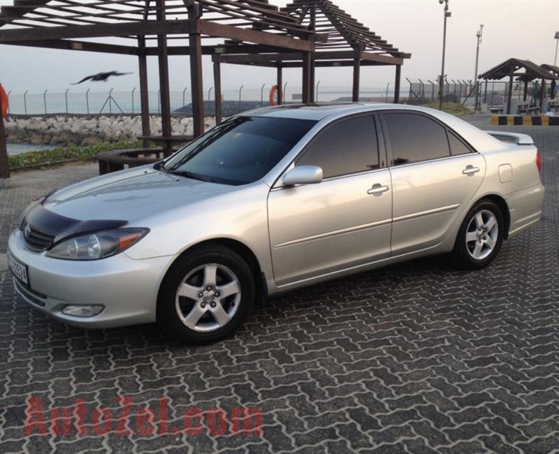 Toyota Camary 2003Full option V-6 lady driven  11000Dhs