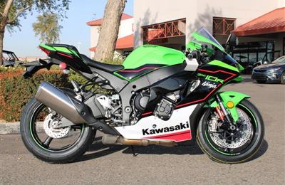 2021 Kawasaki Ninja  ZX 10R whatsapp... +1 438-255-3341