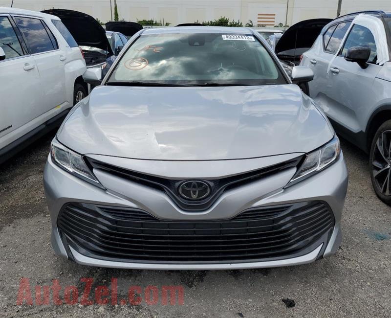 2020 Toyota Camry Le 2.5L ............contact me on whatsaspp 0557266210